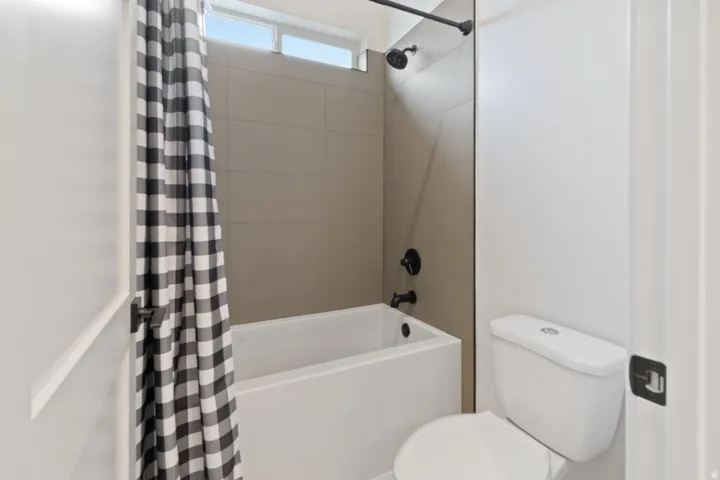 Jack-N-Jill bath