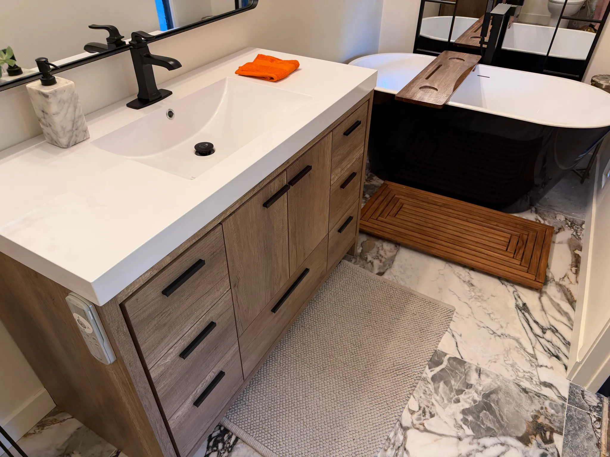 Upstairs Office/Bedroom Bathroom