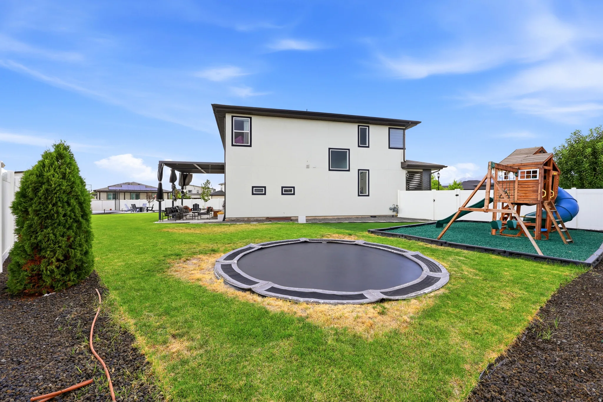 Inground trampoline