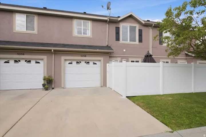 5258 W Cool Water Way, West Jordan, Utah 84088