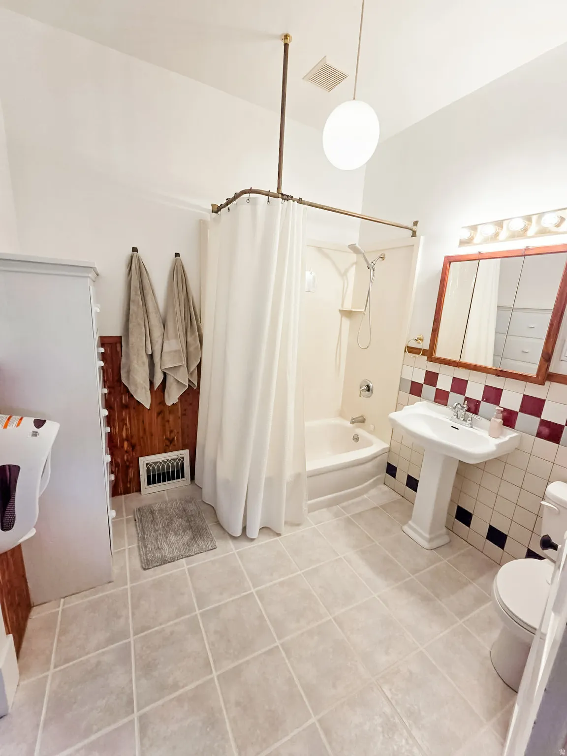 Full Bathroom