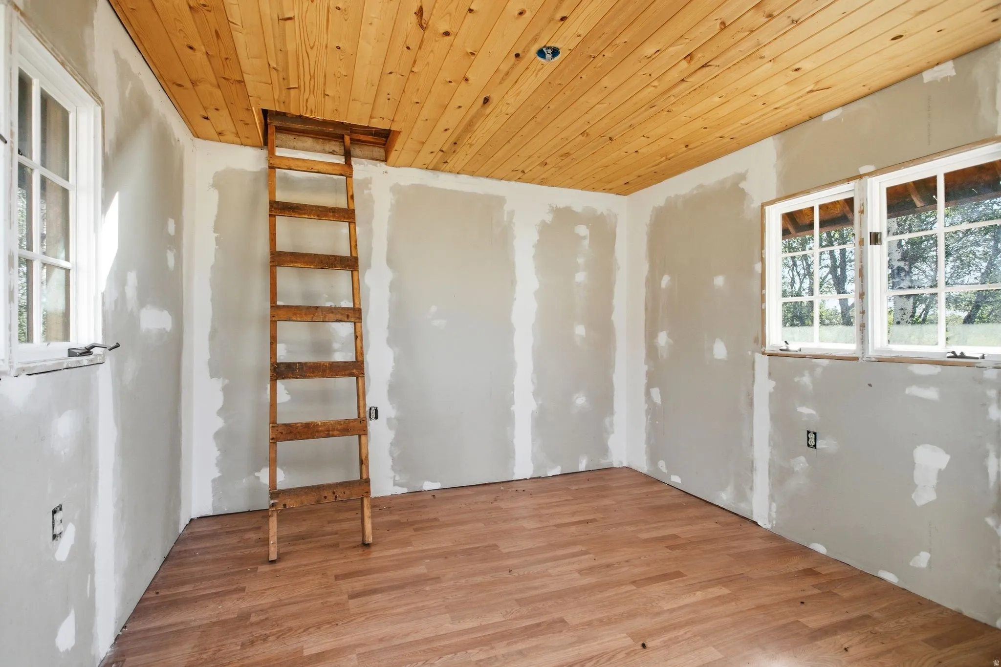 Interior office space, play house w loft. With electricity wired in.