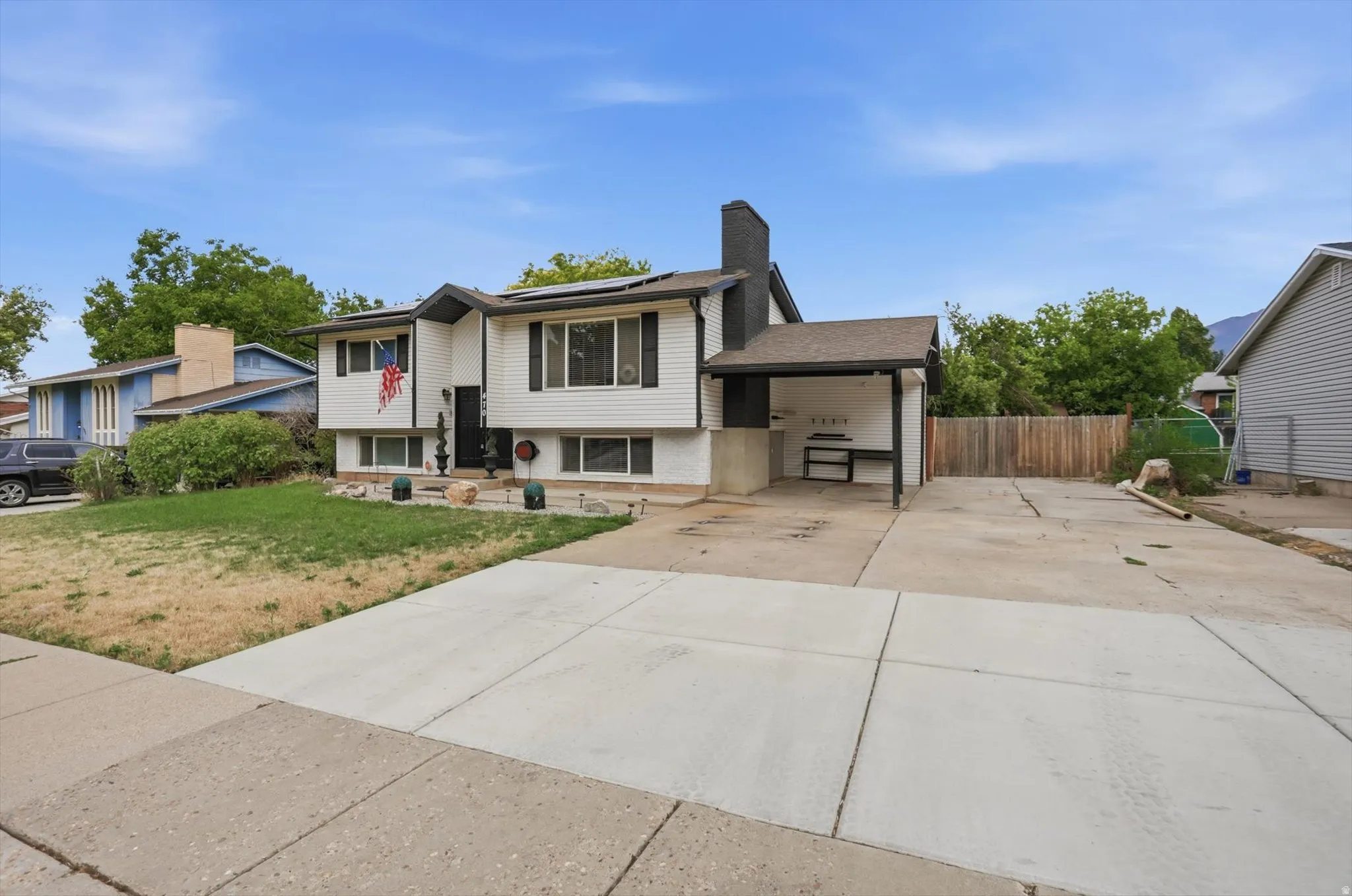 Extra wide driveway and RV pad