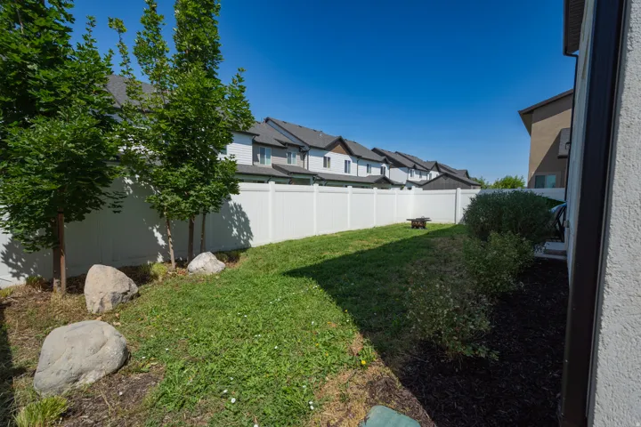 3044 S Edgewater Ln, Syracuse, Utah 84075