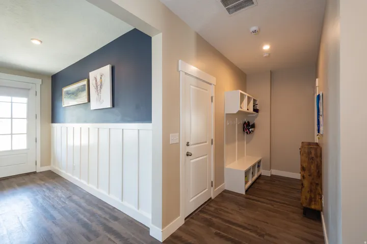 3044 S Edgewater Ln, Syracuse, Utah 84075
