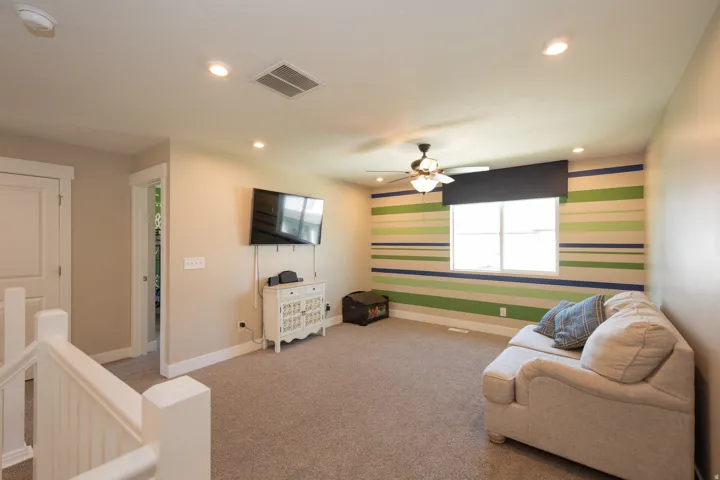 3044 S Edgewater Ln, Syracuse, Utah 84075