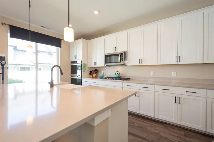 3044 S Edgewater Ln, Syracuse, Utah 84075