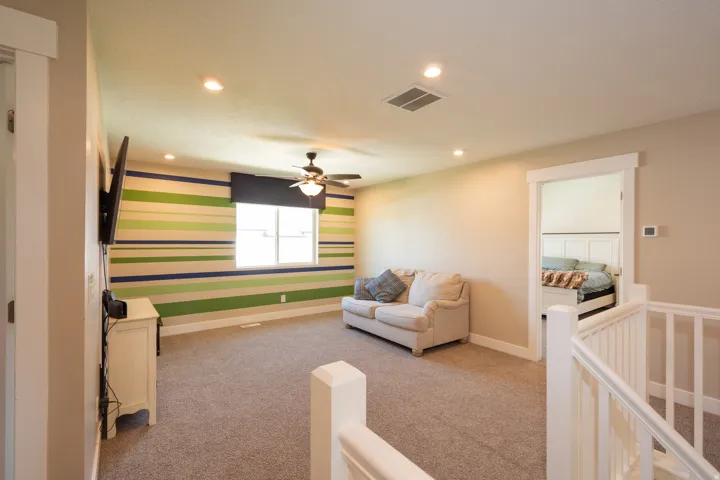 3044 S Edgewater Ln, Syracuse, Utah 84075
