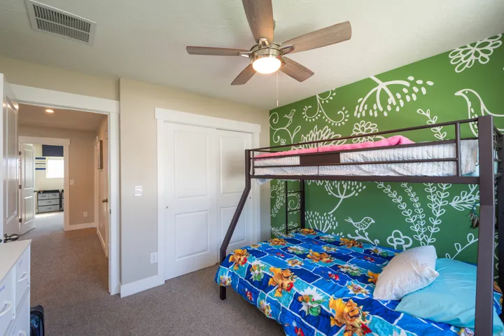 3044 S Edgewater Ln, Syracuse, Utah 84075