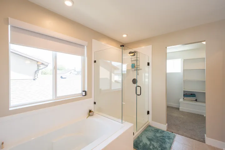 3044 S Edgewater Ln, Syracuse, Utah 84075