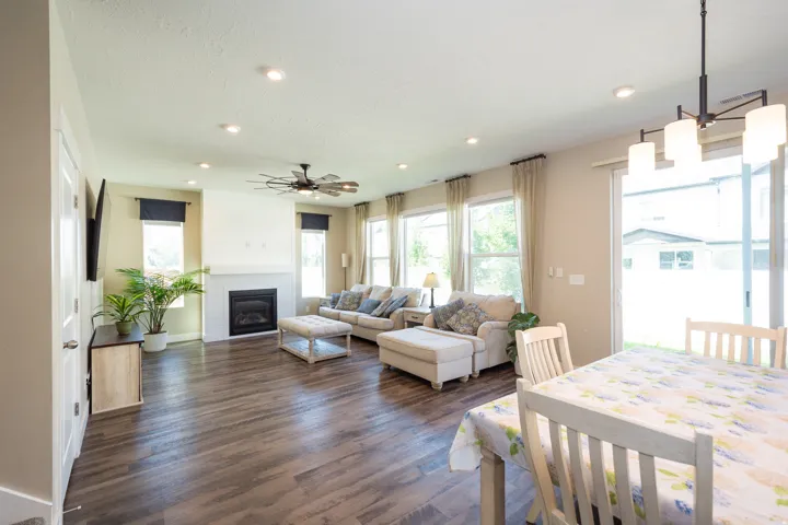 3044 S Edgewater Ln, Syracuse, Utah 84075