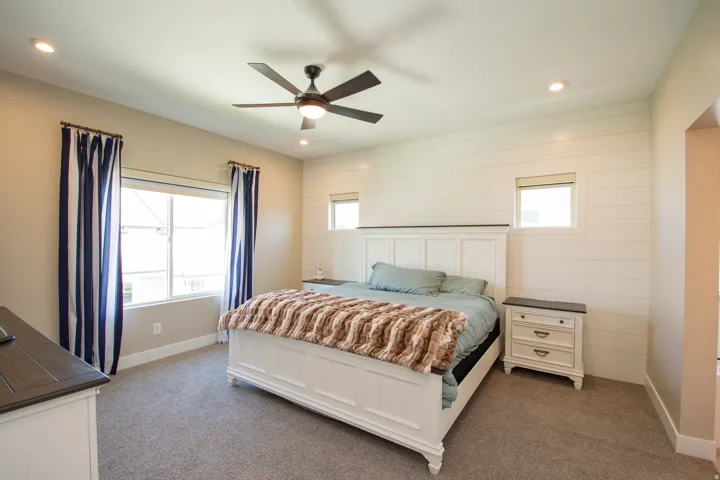 3044 S Edgewater Ln, Syracuse, Utah 84075