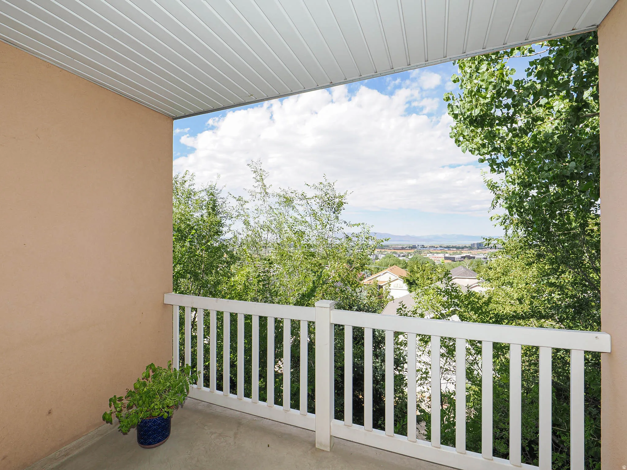 Large Balcony with Sweeping Views of Utah Lake!
