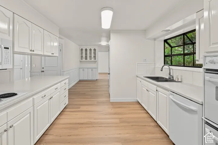 Large kitchen see thru to dining & living room