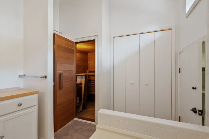 939 S Donner Way #307, Salt Lake City, Utah 84108