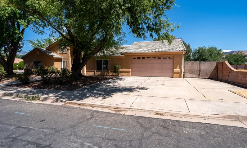 Additional detached 2 car garage