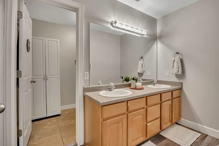 184 N Farm Cv, Farmington, Utah 84025