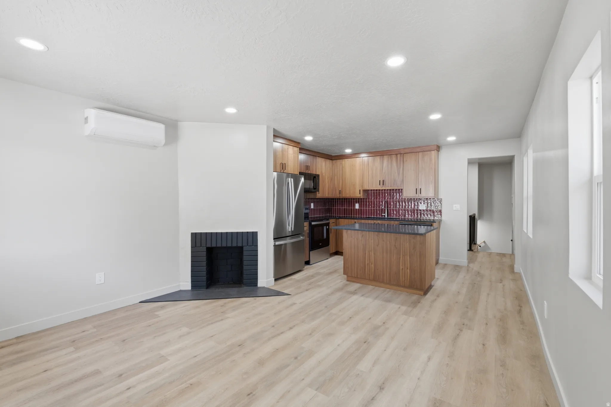 170 East (West Unit)