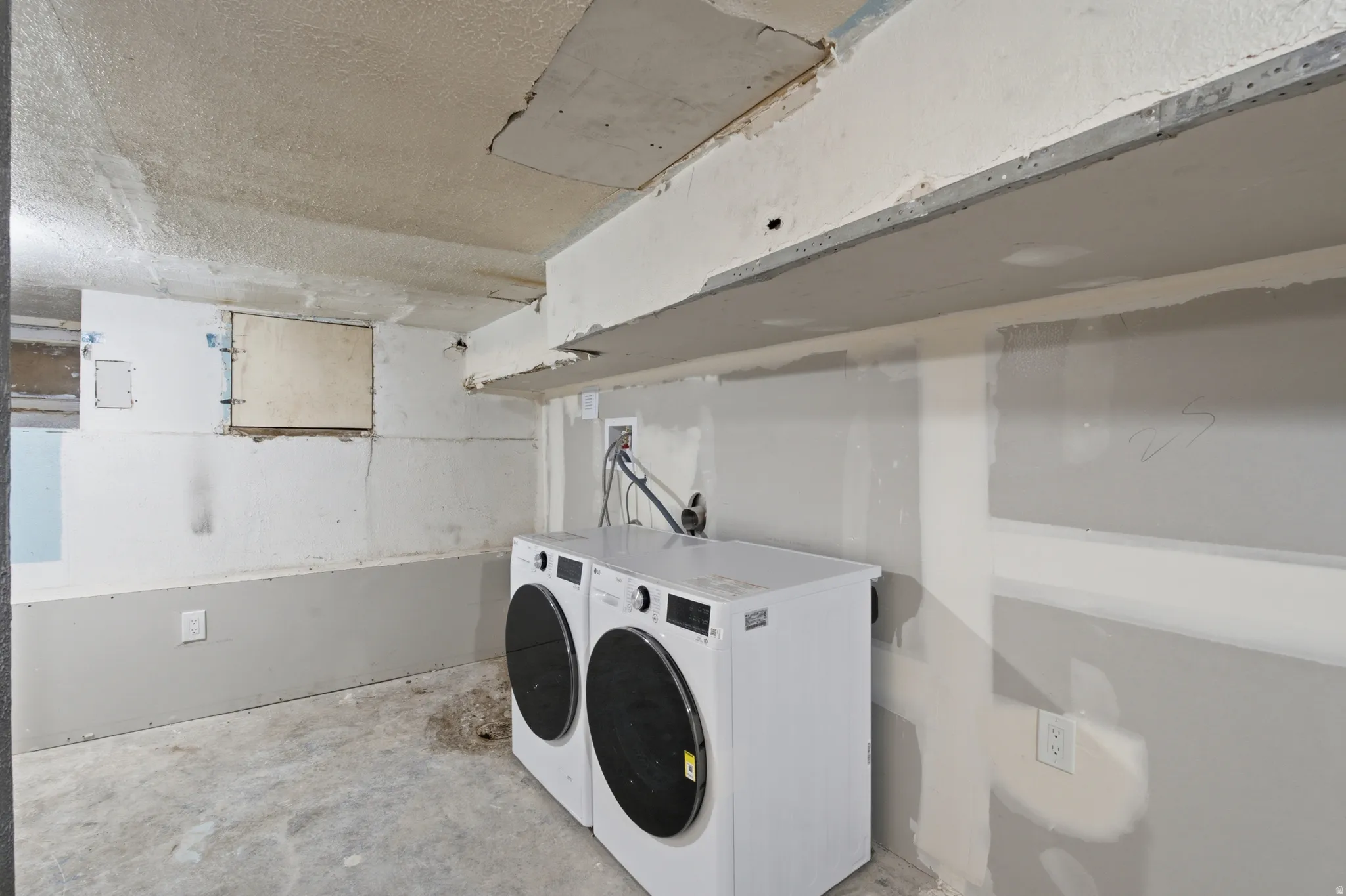 172 East (East Unit)