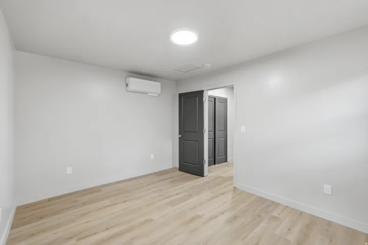 172 East (East Unit)