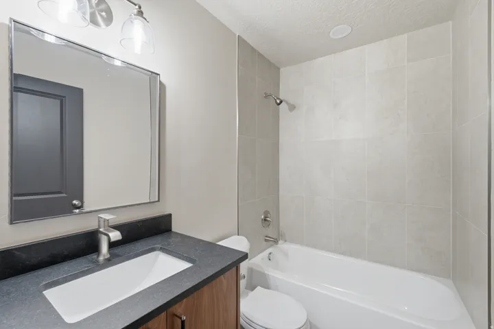 172 East (East Unit)