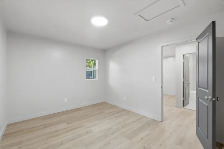 170 East (West Unit)