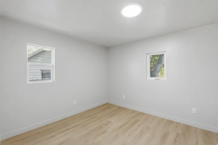 172 East (East Unit)