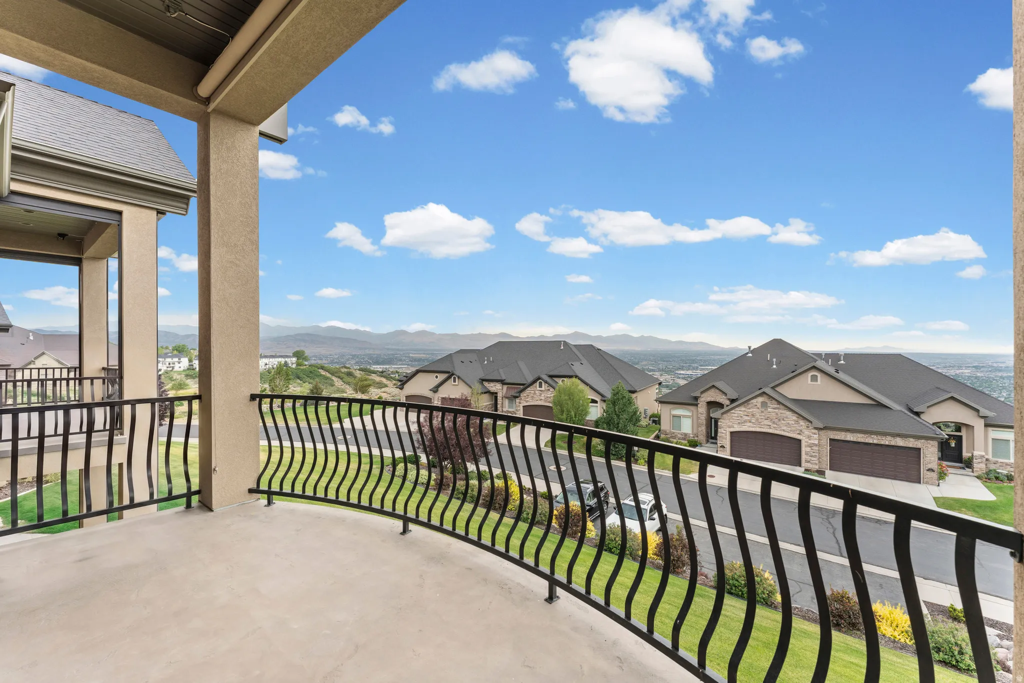 180° Valley Views