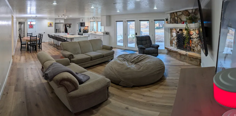 MIL apartment great room