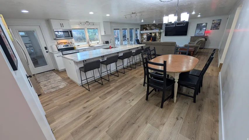 MIL kitchen & dinning