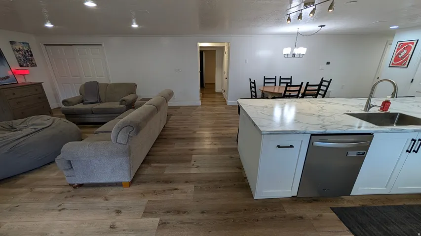 MIL Kitchen and family