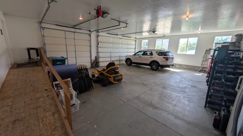 Upstairs 3-car garage