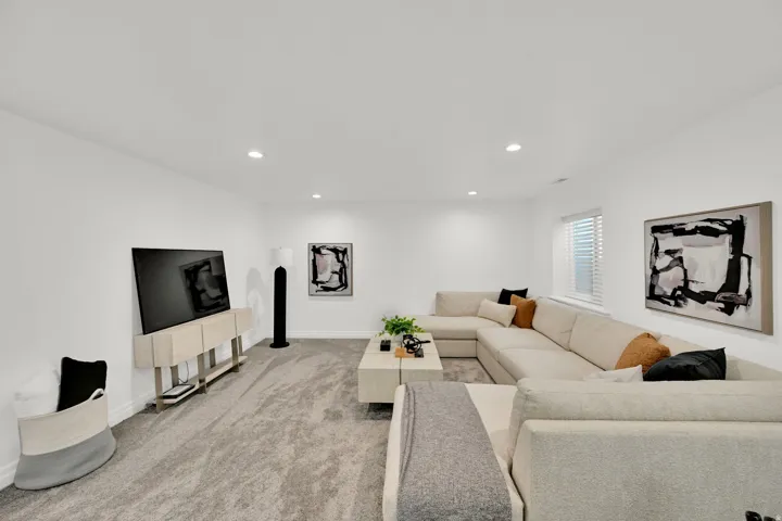 945 S 650 W, Farmington, Utah 84025