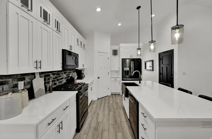 945 S 650 W, Farmington, Utah 84025