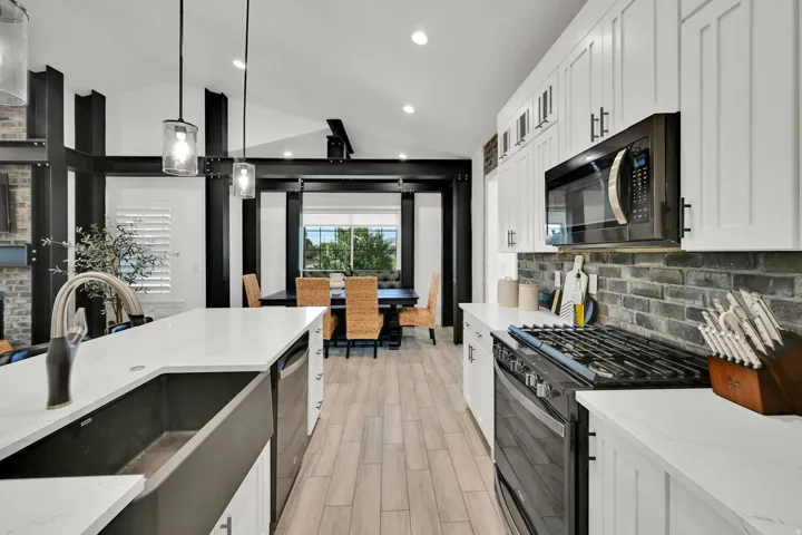 945 S 650 W, Farmington, Utah 84025