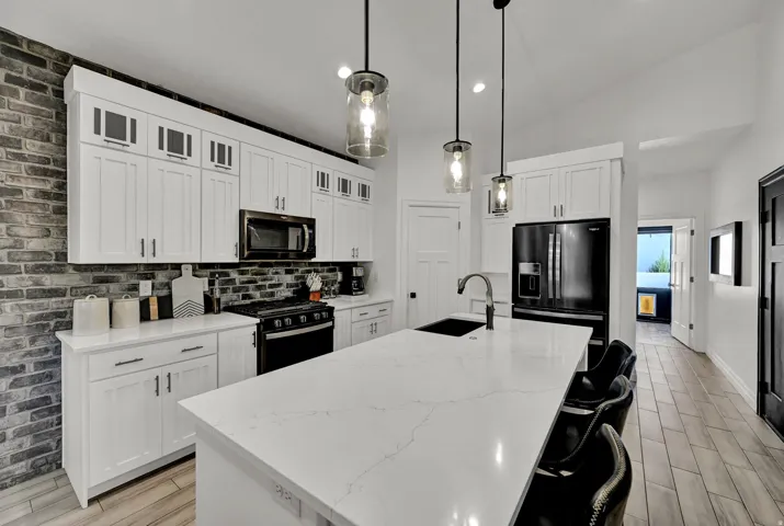 945 S 650 W, Farmington, Utah 84025