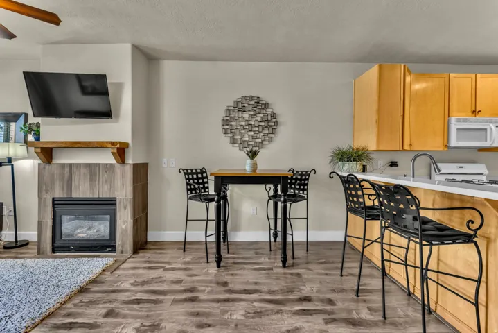 Open floor plan, nice for visits with family and friends.