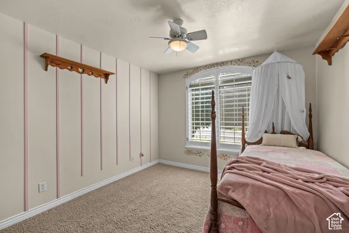 Bedroom 1 - decorative wall treatment