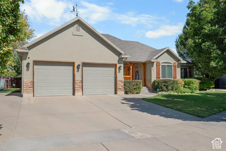 Exterior view of front of home