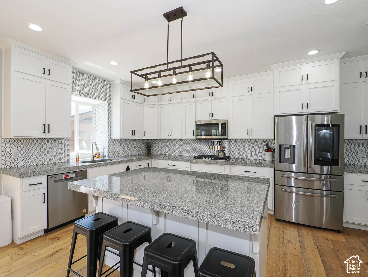 Bright kitchen with plenty of storage and workspace