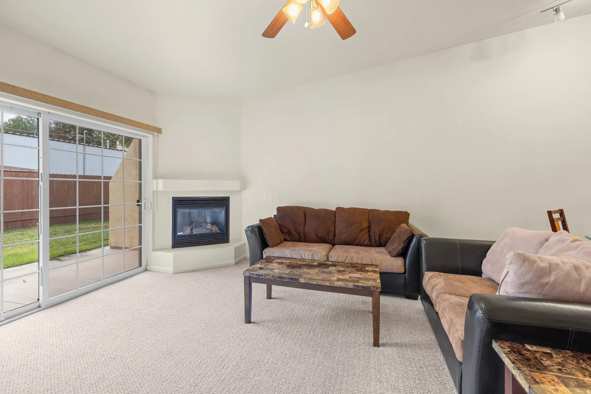 Corner fireplace with a gas insert