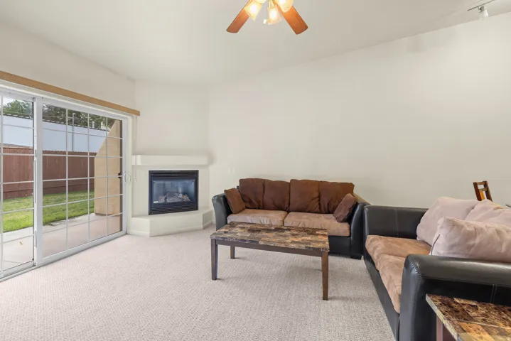 Corner fireplace with a gas insert