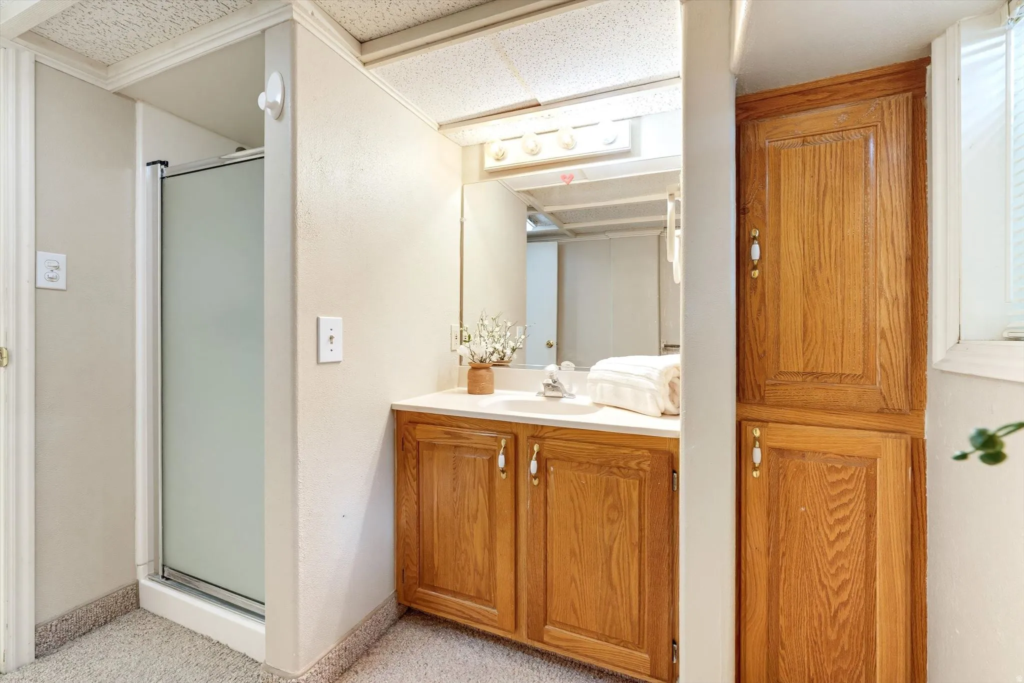 Integrated shower enclosure