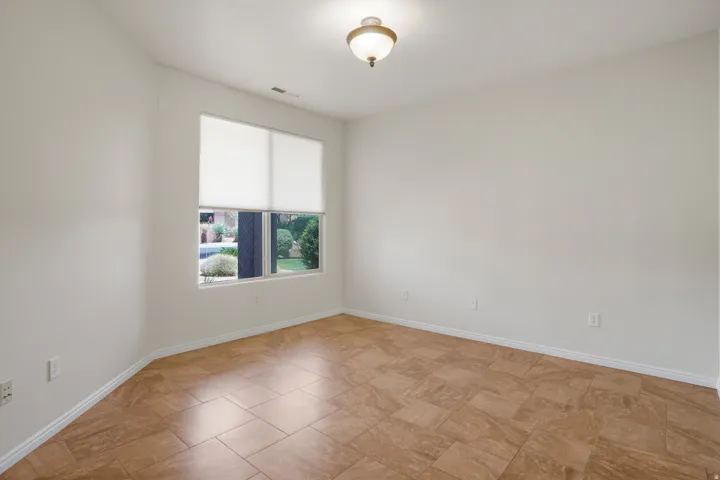 2196 N Silverstone Way, Washington, Utah 84780