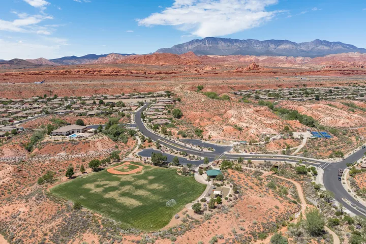 2196 N Silverstone Way, Washington, Utah 84780