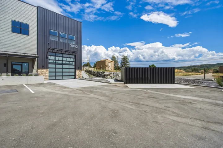 14' X 14' Glass Garage Door, Clear Height 17 Feet