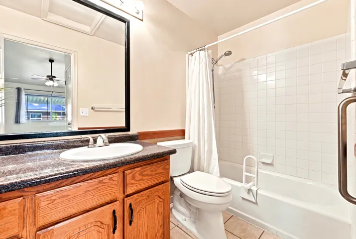 Master Bedroom bathroom