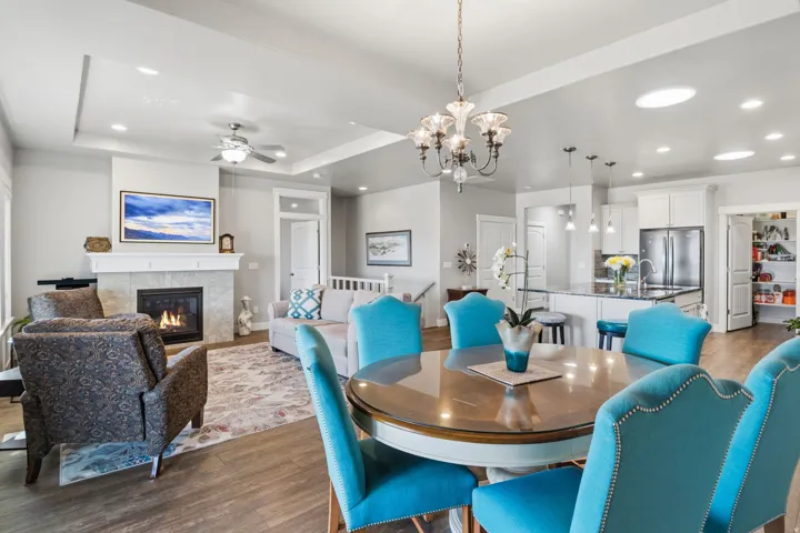 Large open dining area with a beautiful view for a fun and pleasant dining experience.  Lots of room for a cozy dinner or entertaining.