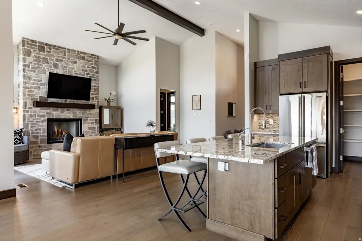 1222 E Black Hawk Way, Hideout, Utah 84036