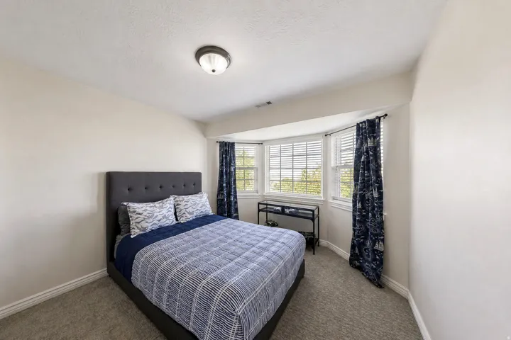 31 N Eaglewood Dr, North Salt Lake, Utah 84054